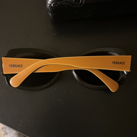 Vintage Versace Sunglasses - Picture 3 of 4